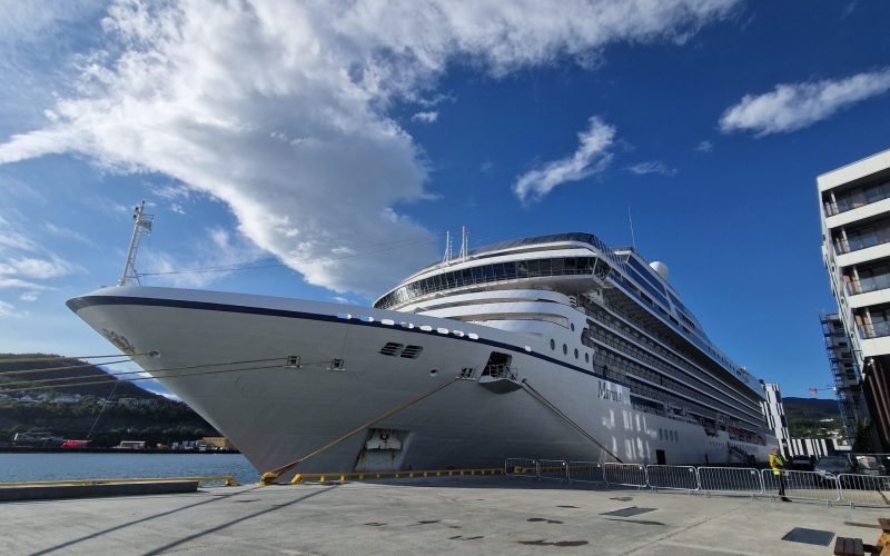 Cruisebesøk av Marina fra Oceania Cruises